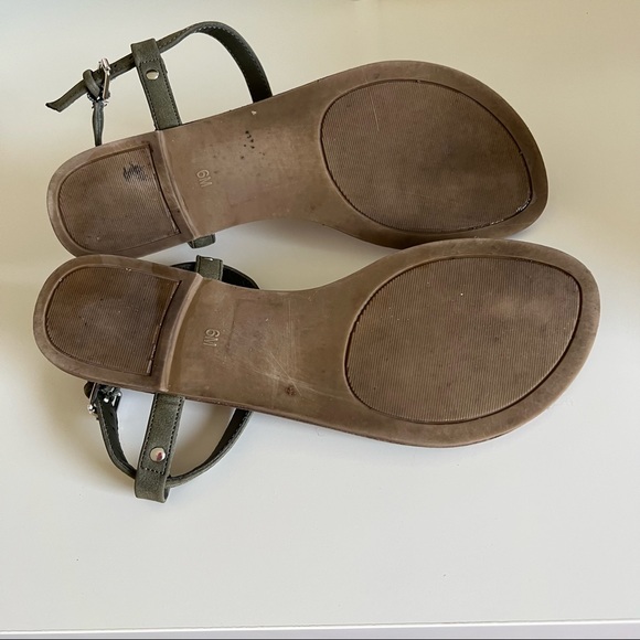 Guess Sandals - Picture 4 of 5